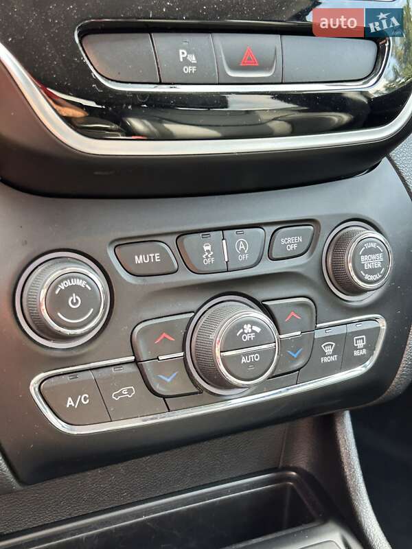 Позашляховик / Кросовер Jeep Cherokee 2018 в Сумах