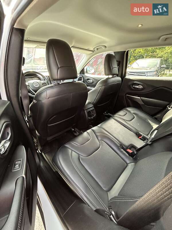 Позашляховик / Кросовер Jeep Cherokee 2018 в Сумах