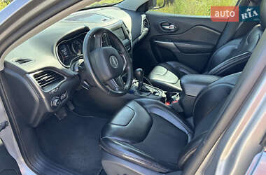 Внедорожник / Кроссовер Jeep Cherokee 2020 в 