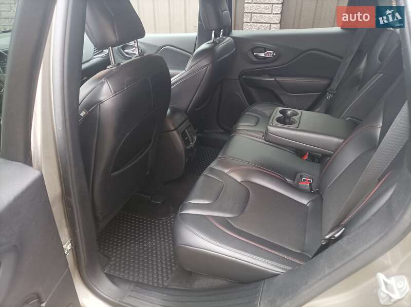 Позашляховик / Кросовер Jeep Cherokee 2020 в Гостомелі фото 14 Позашляховик / Кросовер Jeep Cherokee 2020 в Гостомелі