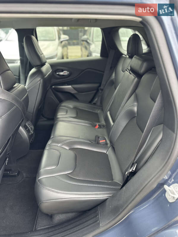 Внедорожник / Кроссовер Jeep Cherokee 2019 в Ивано-Франковске