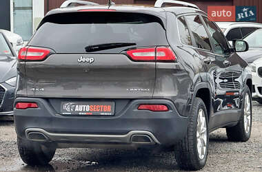 Внедорожник / Кроссовер Jeep Cherokee 2015 в 