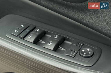 Внедорожник / Кроссовер Jeep Cherokee 2015 в 