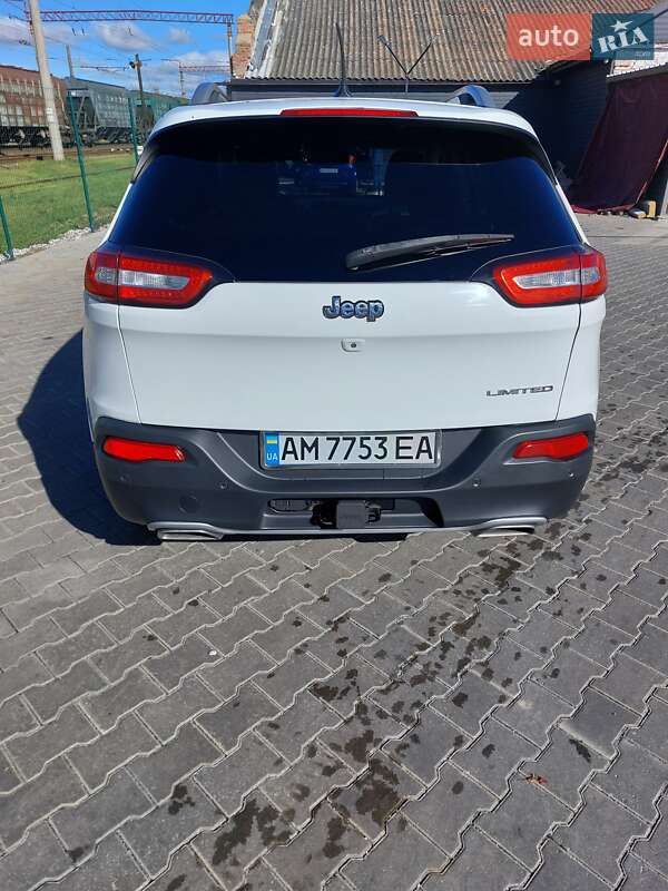 Внедорожник / Кроссовер Jeep Cherokee 2014 в Звягеле