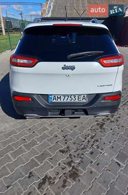 Позашляховик / Кросовер Jeep Cherokee 2014 в  фото 2 Позашляховик / Кросовер Jeep Cherokee 2014 в