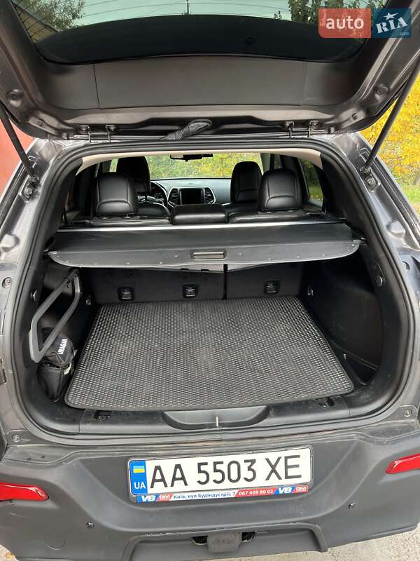 Позашляховик / Кросовер Jeep Cherokee 2017 в Броварах фото 19 Позашляховик / Кросовер Jeep Cherokee 2017 в Броварах