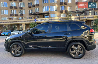 Внедорожник / Кроссовер Jeep Cherokee 2016 в 