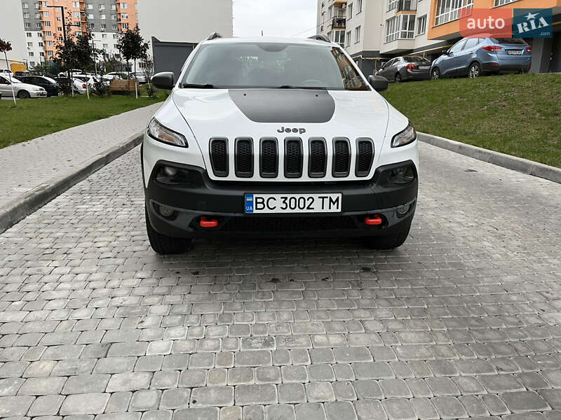 Внедорожник / Кроссовер Jeep Cherokee 2016 в Виннице