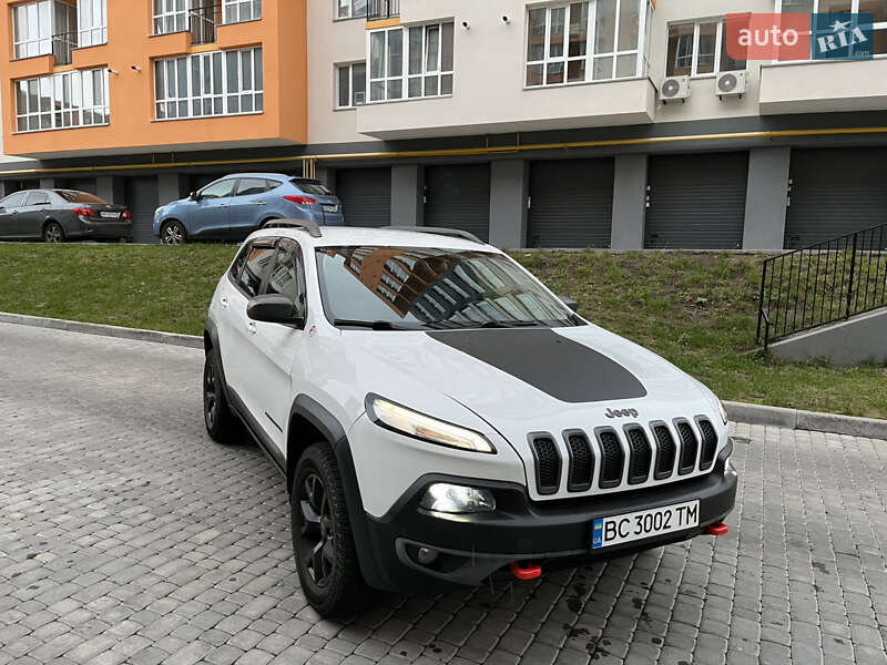 Внедорожник / Кроссовер Jeep Cherokee 2016 в Виннице