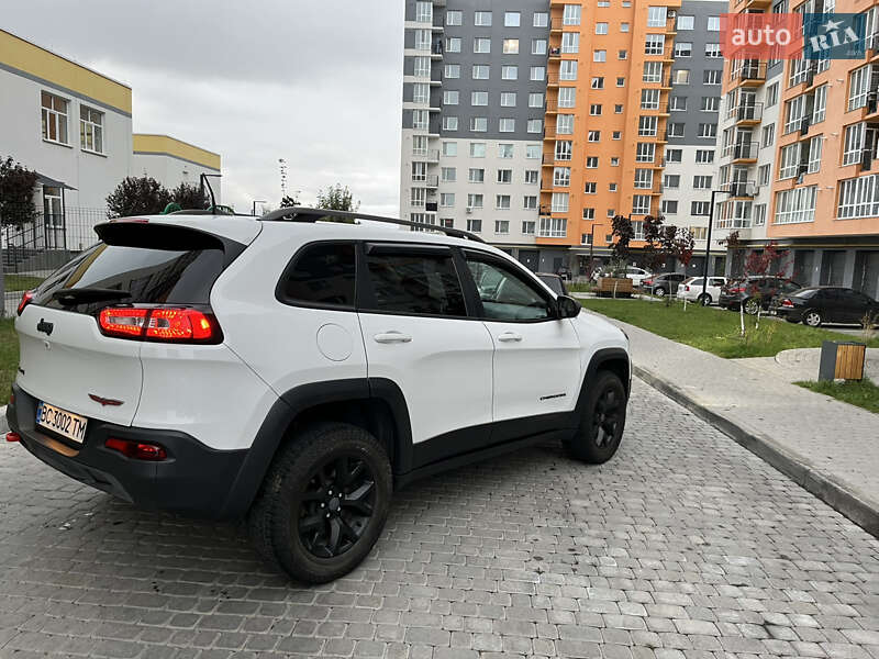 Внедорожник / Кроссовер Jeep Cherokee 2016 в Виннице