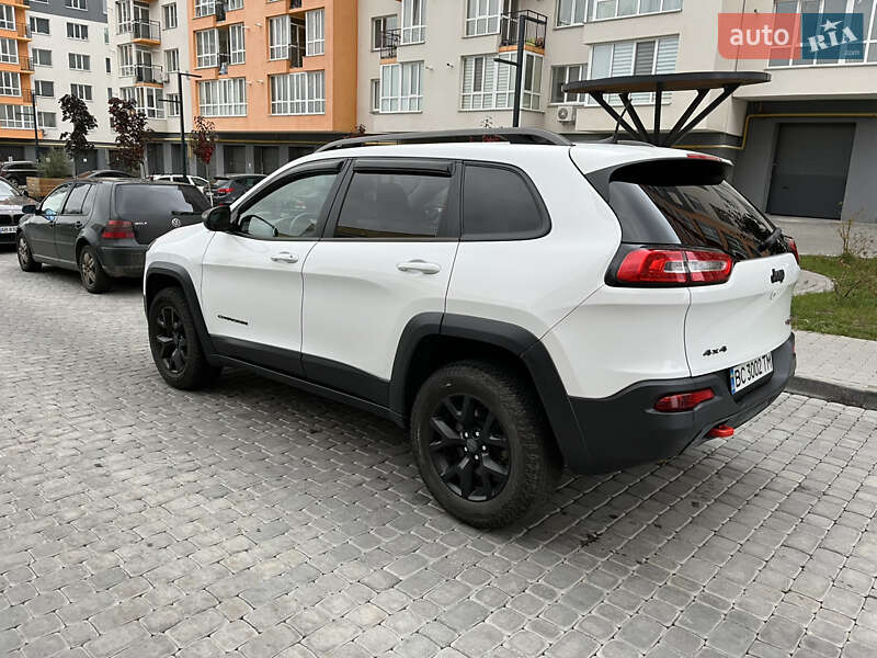 Внедорожник / Кроссовер Jeep Cherokee 2016 в Виннице