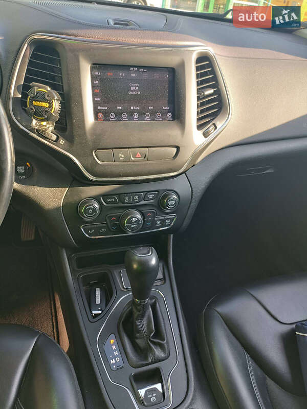 Позашляховик / Кросовер Jeep Cherokee 2018 в Золочеві