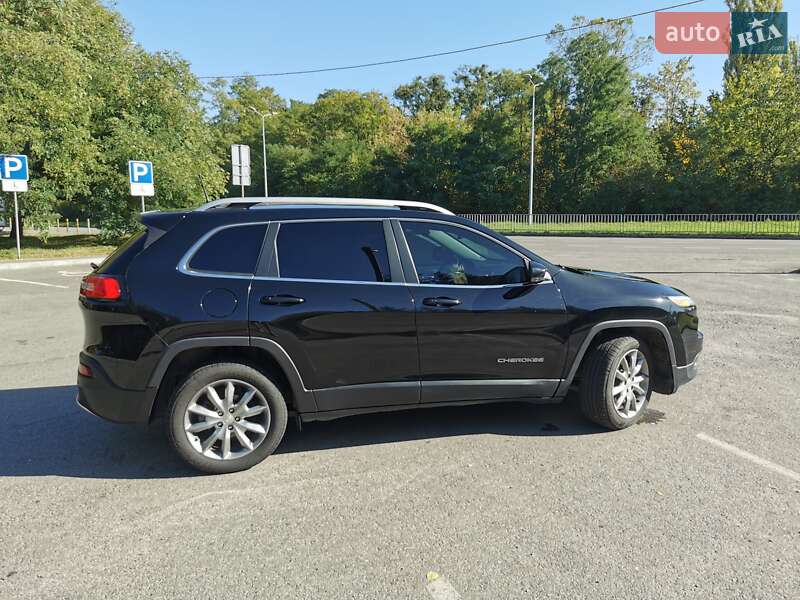 Позашляховик / Кросовер Jeep Cherokee 2017 в Полтаві фото 8 Позашляховик / Кросовер Jeep Cherokee 2017 в Полтаві