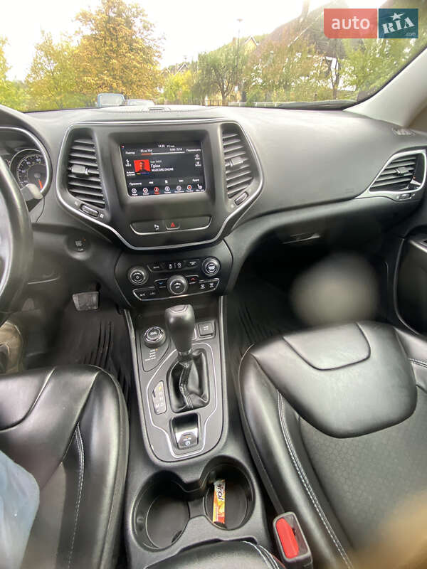 Внедорожник / Кроссовер Jeep Cherokee 2020 в Воловце