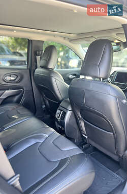 Внедорожник / Кроссовер Jeep Cherokee 2021 в 