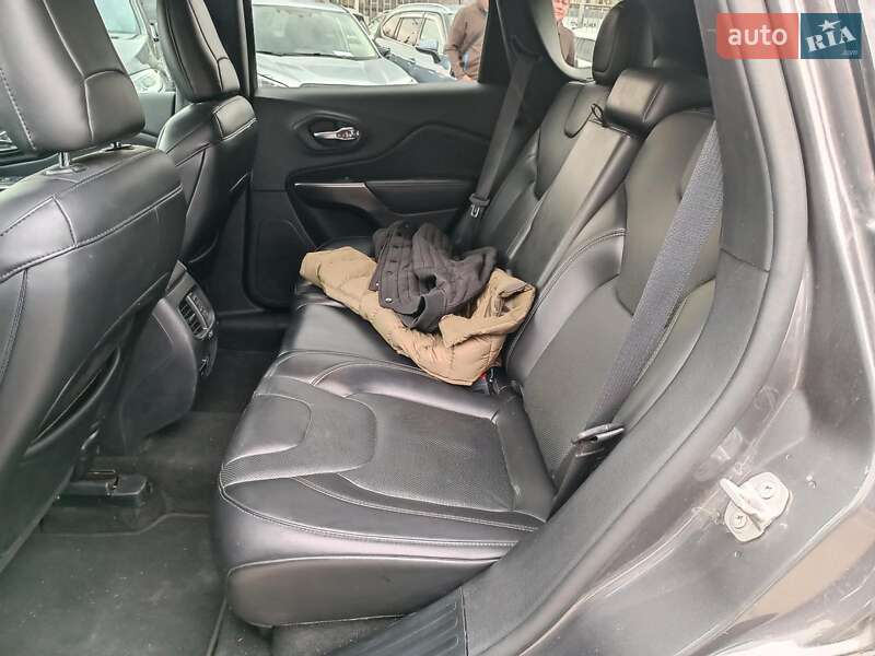 Внедорожник / Кроссовер Jeep Cherokee 2018 в Харькове