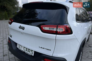 Позашляховик / Кросовер Jeep Cherokee 2016 в 