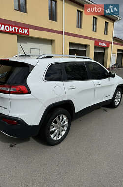 Позашляховик / Кросовер Jeep Cherokee 2015 в  фото 4 Позашляховик / Кросовер Jeep Cherokee 2015 в