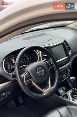 Позашляховик / Кросовер Jeep Cherokee 2015 в  фото 13 Позашляховик / Кросовер Jeep Cherokee 2015 в