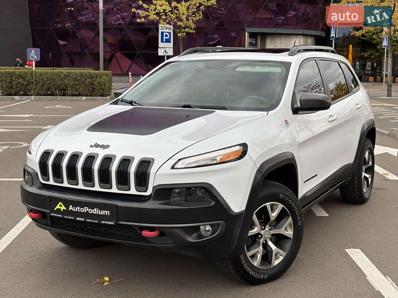 Внедорожник / Кроссовер Jeep Cherokee 2016 в Киеве