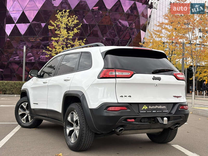 Внедорожник / Кроссовер Jeep Cherokee 2016 в Киеве
