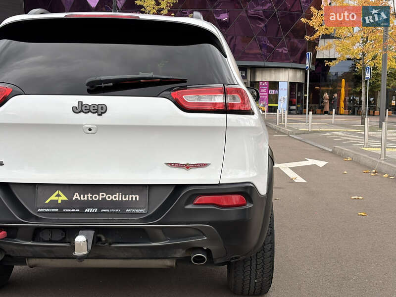 Внедорожник / Кроссовер Jeep Cherokee 2016 в Киеве
