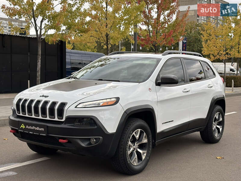 Внедорожник / Кроссовер Jeep Cherokee 2016 в Киеве