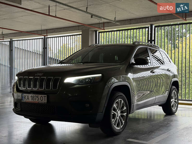 Внедорожник / Кроссовер Jeep Cherokee 2018 в Киеве