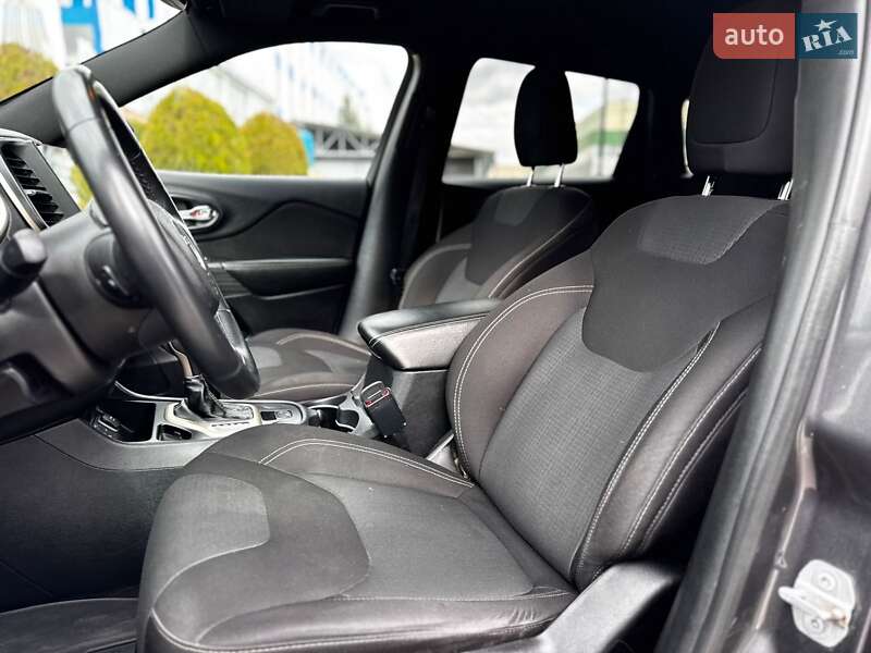 Позашляховик / Кросовер Jeep Cherokee 2015 в Івано-Франківську фото 72 Позашляховик / Кросовер Jeep Cherokee 2015 в Івано-Франківську