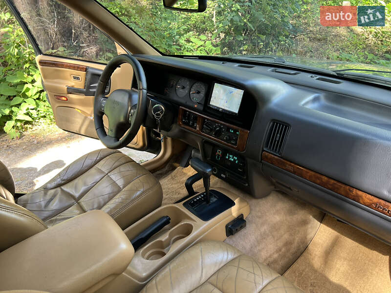 Позашляховик / Кросовер Jeep Cherokee 1996 в Кременці
