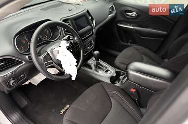 Внедорожник / Кроссовер Jeep Cherokee 2019 в 