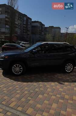 Внедорожник / Кроссовер Jeep Cherokee 2019 в 