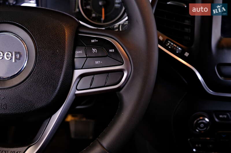 Внедорожник / Кроссовер Jeep Cherokee 2020 в Одессе