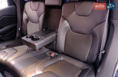 Позашляховик / Кросовер Jeep Cherokee 2020 в  фото 34 Позашляховик / Кросовер Jeep Cherokee 2020 в