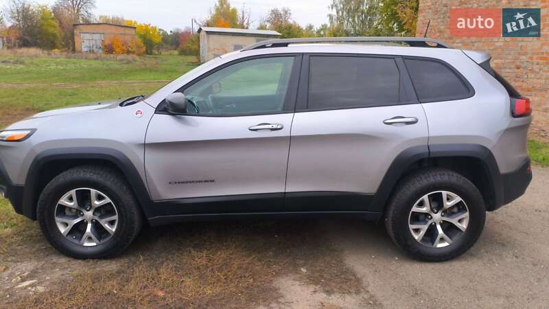 Внедорожник / Кроссовер Jeep Cherokee 2017 в Смеле фото 4 Внедорожник / Кроссовер Jeep Cherokee 2017 в Смеле