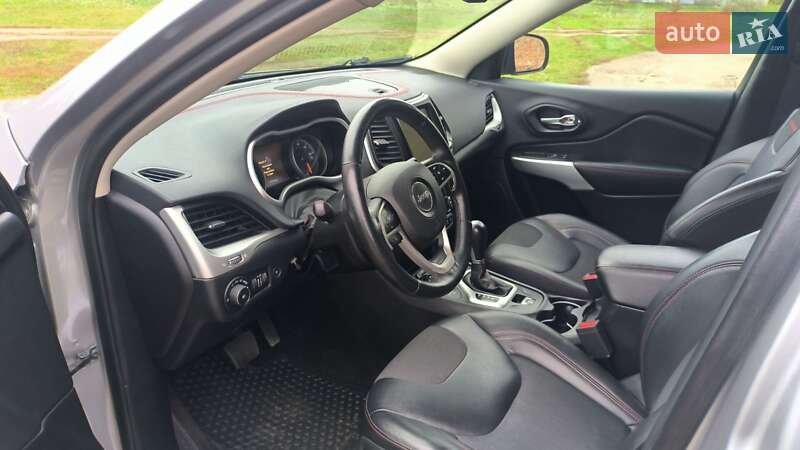 Внедорожник / Кроссовер Jeep Cherokee 2017 в Смеле фото 19 Внедорожник / Кроссовер Jeep Cherokee 2017 в Смеле