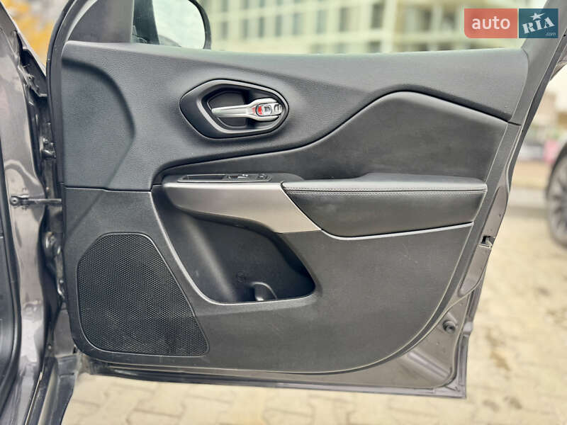 Позашляховик / Кросовер Jeep Cherokee 2019 в Львові фото 58 Позашляховик / Кросовер Jeep Cherokee 2019 в Львові