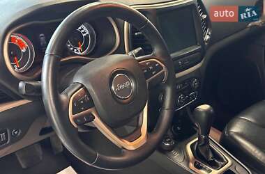 Внедорожник / Кроссовер Jeep Cherokee 2016 в 
