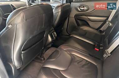 Внедорожник / Кроссовер Jeep Cherokee 2016 в 