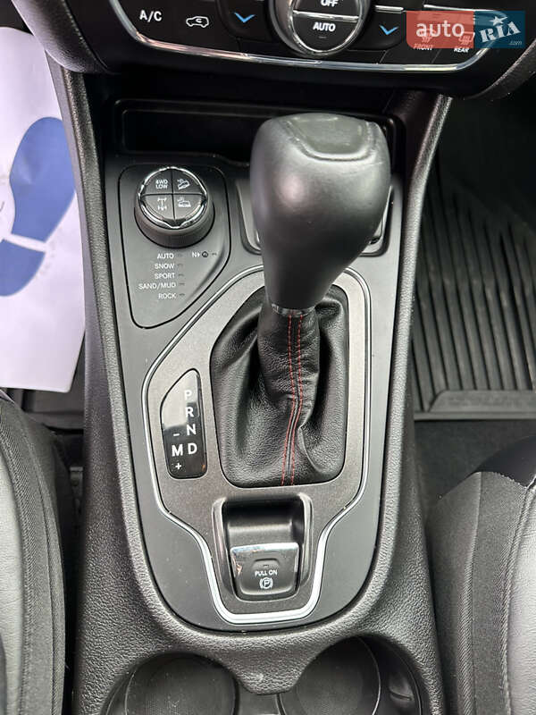 Внедорожник / Кроссовер Jeep Cherokee 2019 в Черкассах