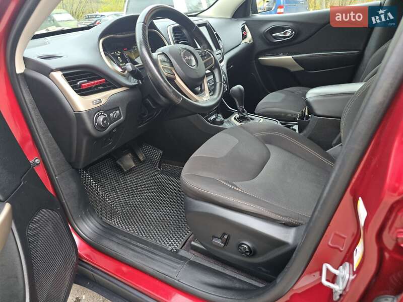Внедорожник / Кроссовер Jeep Cherokee 2016 в Чернигове
