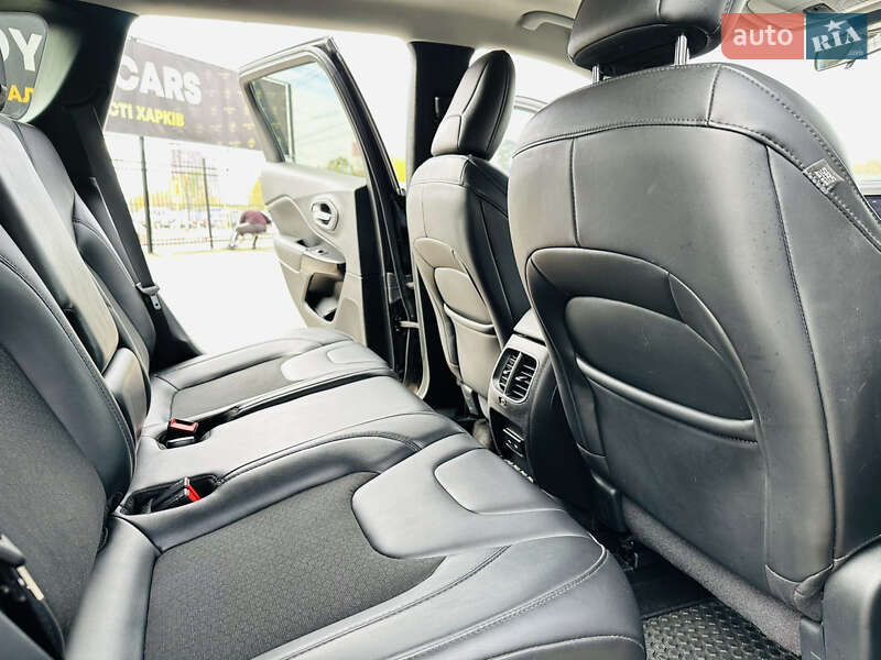 Позашляховик / Кросовер Jeep Cherokee 2020 в Харкові фото 19 Позашляховик / Кросовер Jeep Cherokee 2020 в Харкові