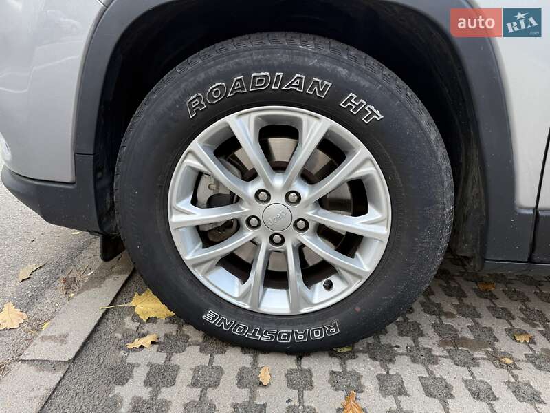 Внедорожник / Кроссовер Jeep Cherokee 2018 в Киеве