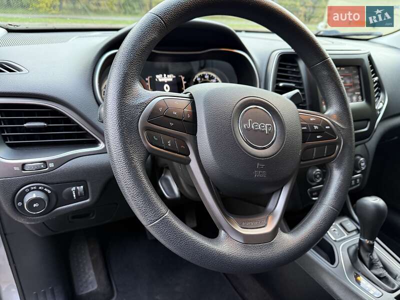 Внедорожник / Кроссовер Jeep Cherokee 2018 в Киеве