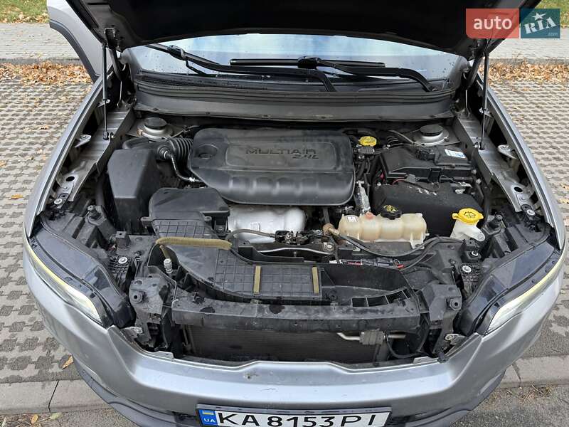 Внедорожник / Кроссовер Jeep Cherokee 2018 в Киеве