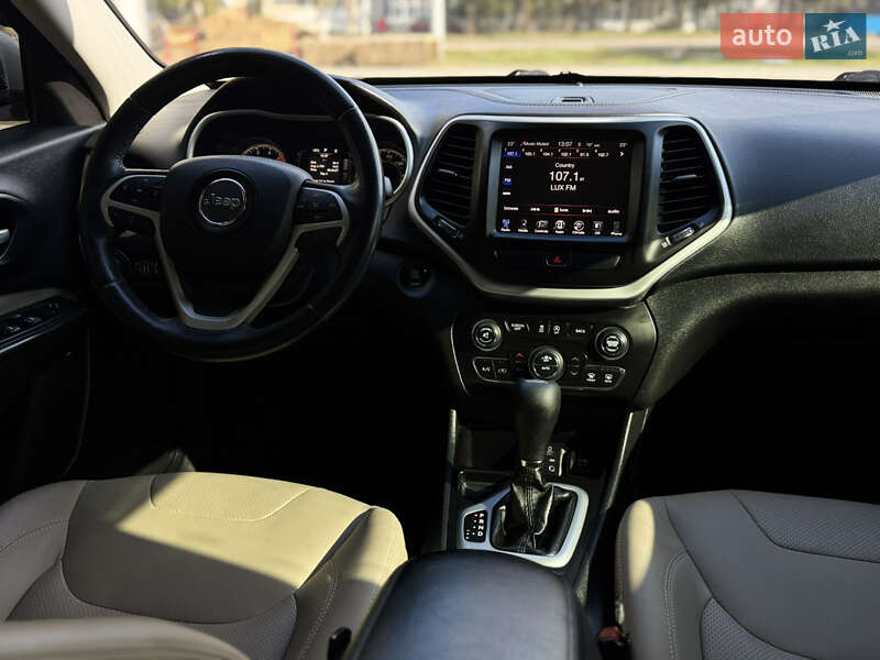 Позашляховик / Кросовер Jeep Cherokee 2015 в Миколаєві