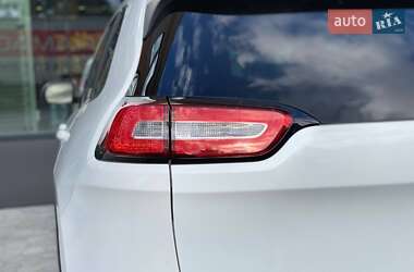 Внедорожник / Кроссовер Jeep Cherokee 2016 в 
