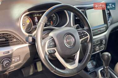 Внедорожник / Кроссовер Jeep Cherokee 2016 в 