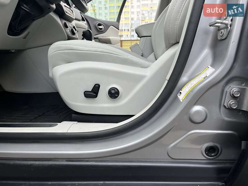 Позашляховик / Кросовер Jeep Cherokee 2019 в Києві
