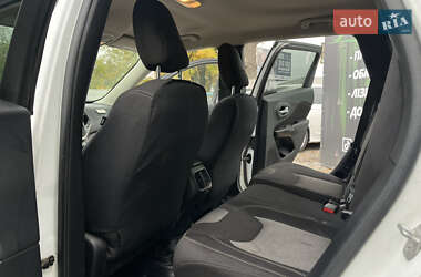 Внедорожник / Кроссовер Jeep Cherokee 2014 в 